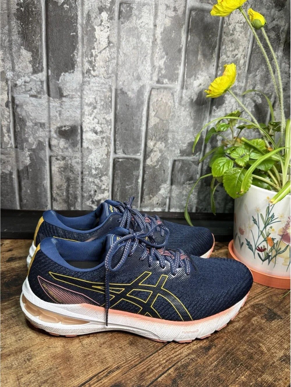 ASICS GEL-Nimbus 24 Blue/Pink/Yellow/White Solid Low Top Lace-Up Men's Runner